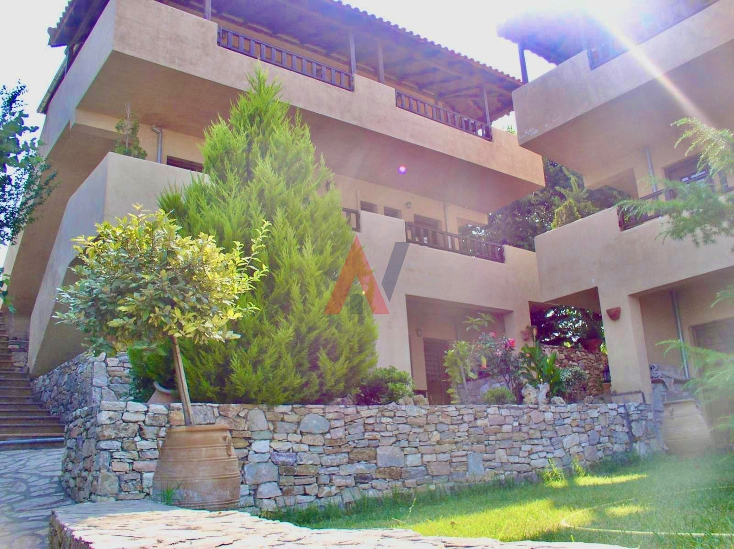 Πωλείται 3 επιπέδων Ξενοδοχείο 800τμ Περιστέρα Βασιλικά Περίχωρα Θεσσαλονίκη