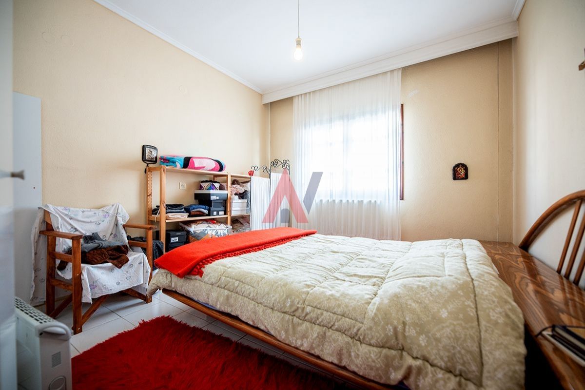 Продавам апартамент на 1-ви етаж 144кв.м. Thermi Thessaloniki 