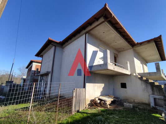 Продава 2 нива Самостоятелна къща 233 кв.м Стар Агионери Килкис Северна Гърция 