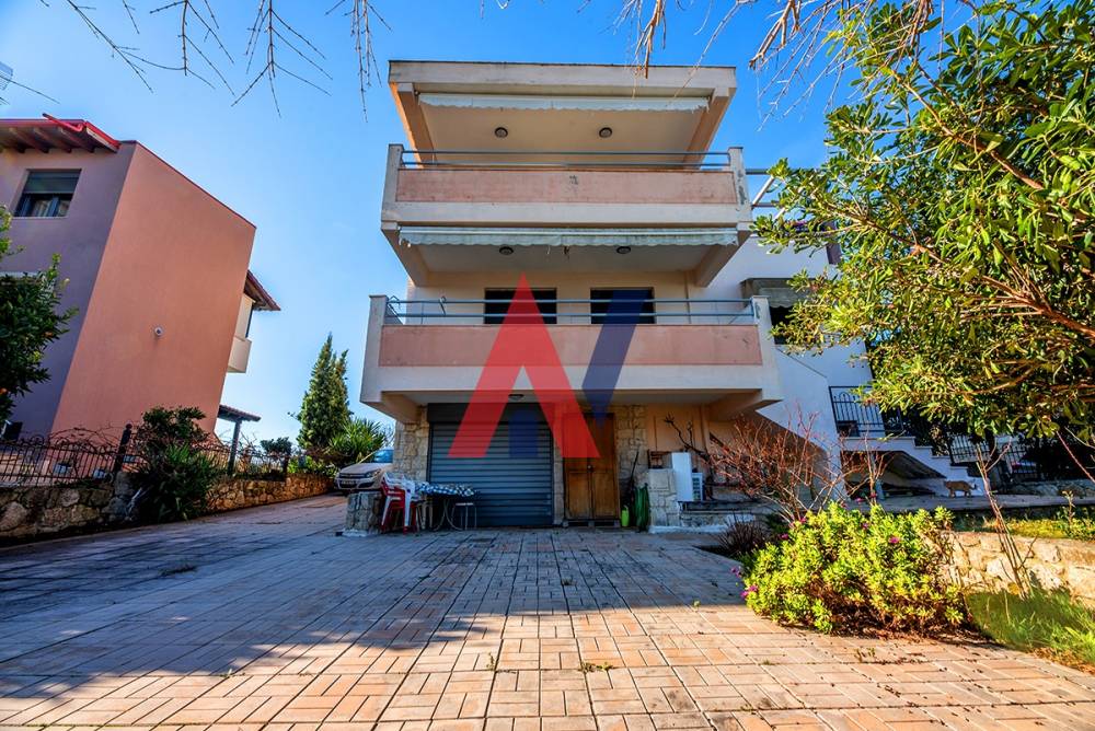 For sale 3 level Maisonette 178sqm Kallithea Halkidiki 