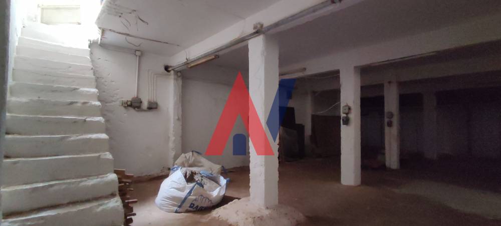 For sale: underground warehouse 240 sq.m. Analipsi Center Thessaloniki 