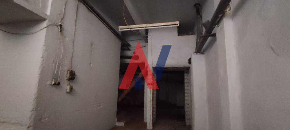 For sale: underground warehouse 240 sq.m. Analipsi Center Thessaloniki 