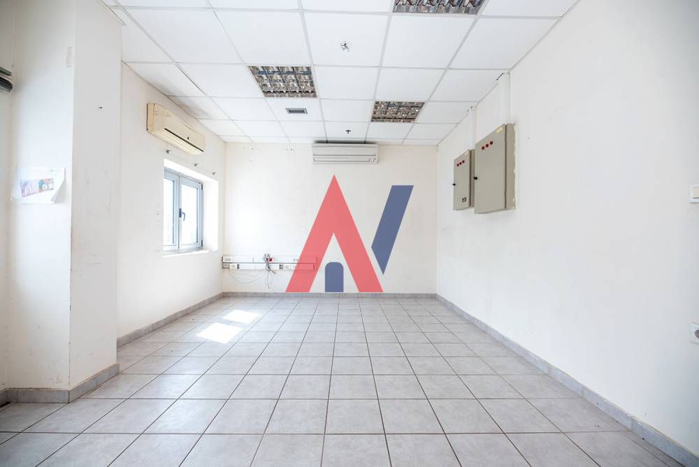 For rent ground floor Building 1.500 sq m Oreokastro Thessaloniki 