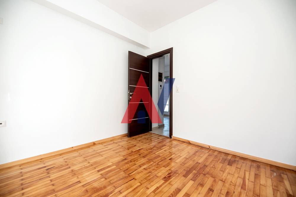 Продава се апартамент на 5-ти етаж 63 кв.м Megaro Musiki East Thessaloniki 