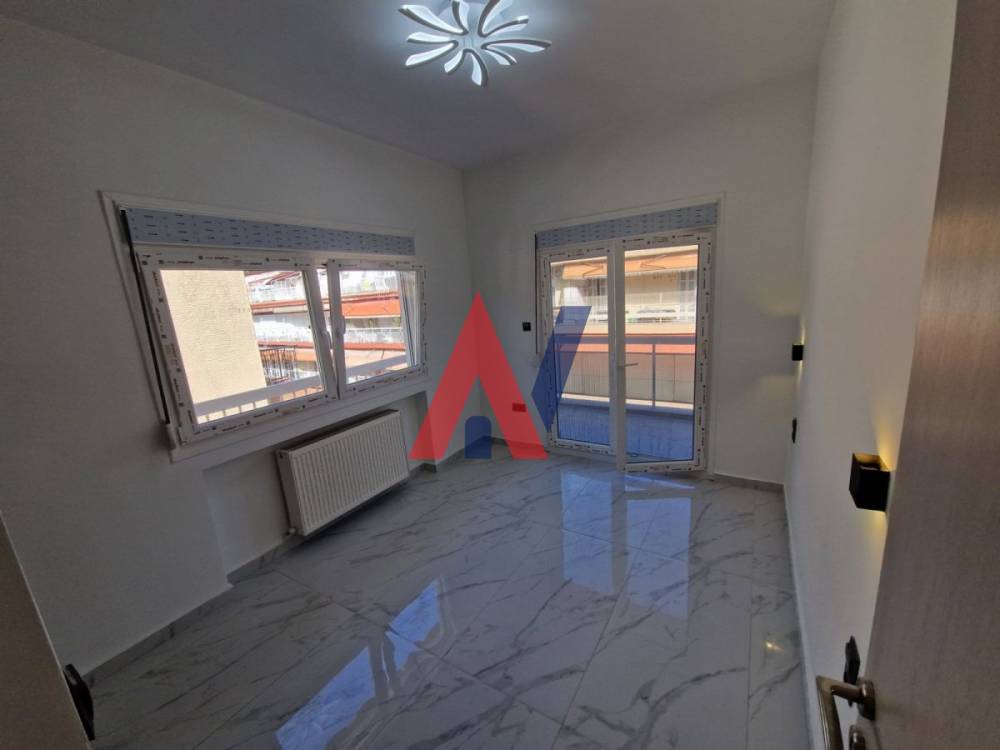 For sale 4th floor Apartment 68sqm Hippocrates Center Thessaloniki 