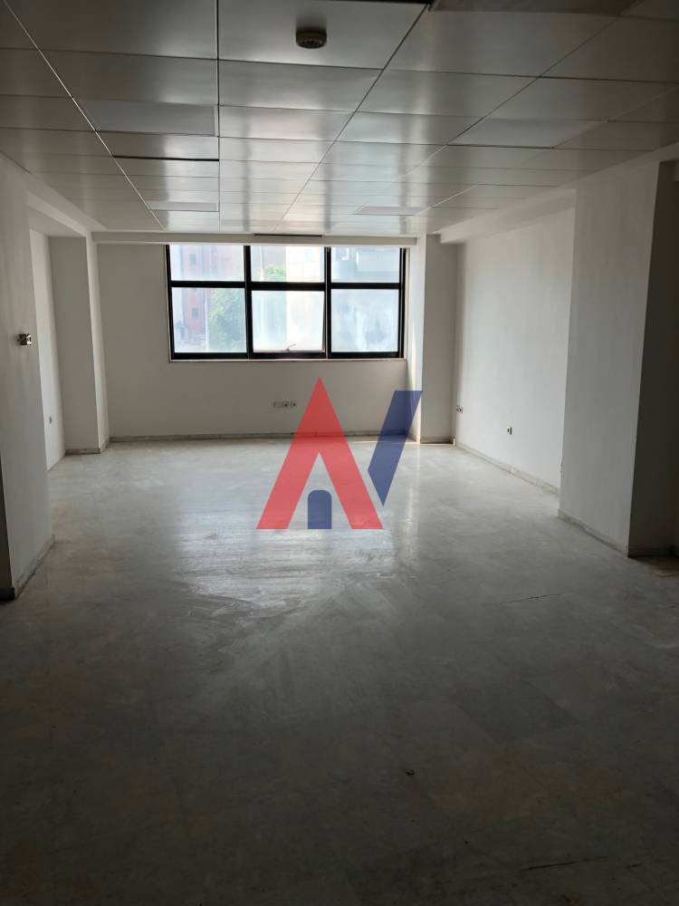 For sale 1st floor Office 83sqm Vardaris Center Thessaloniki 