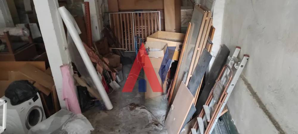 Semi-Basement Warehouse 220sqm for sale Hippocrates Center Thessaloniki 