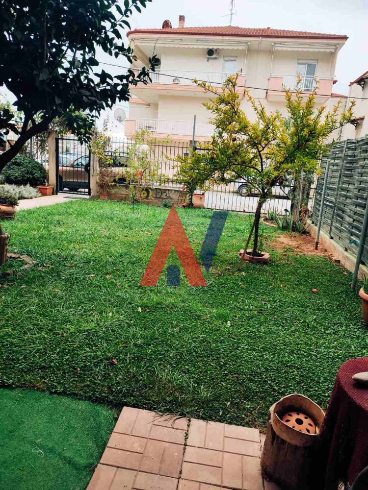 For sale 2nd floor Maisonette 210sqm Nea Moudania Halkidiki 