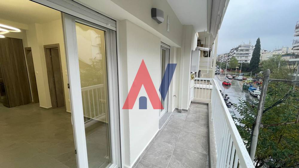 For sale 3rd floor Apartment 118sqm Delphin Martiou Thessaloniki 