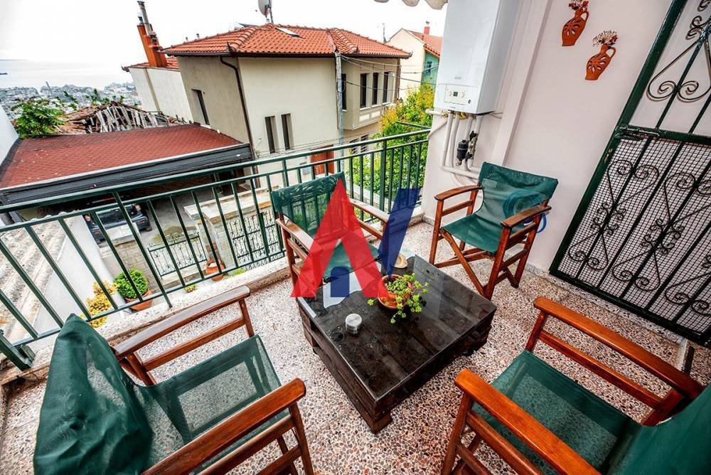 For sale 2 level Detached House 110 sq.m. Upper Town Thessaloniki 