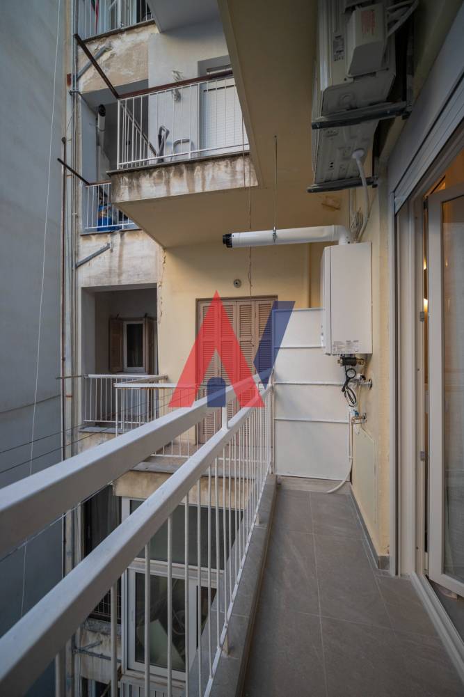 For sale 6th floor Apartment 45sqm Kamara Center Thessaloniki 