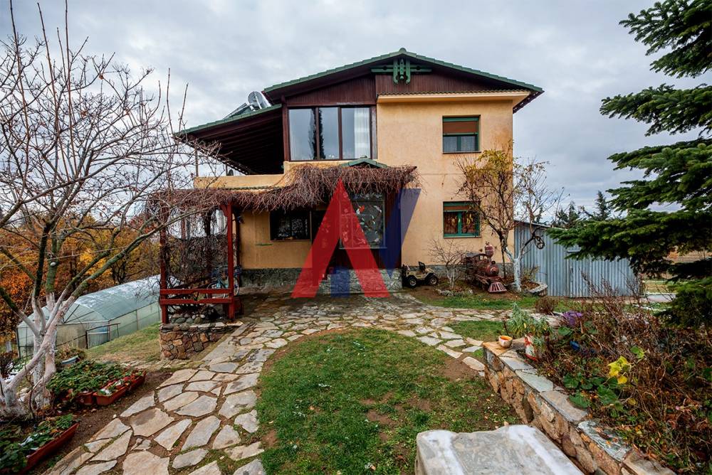 За продажба 3 нива Самостоятелна къща 240 кв.м Lefkochori Lachanas Perichora Солун 