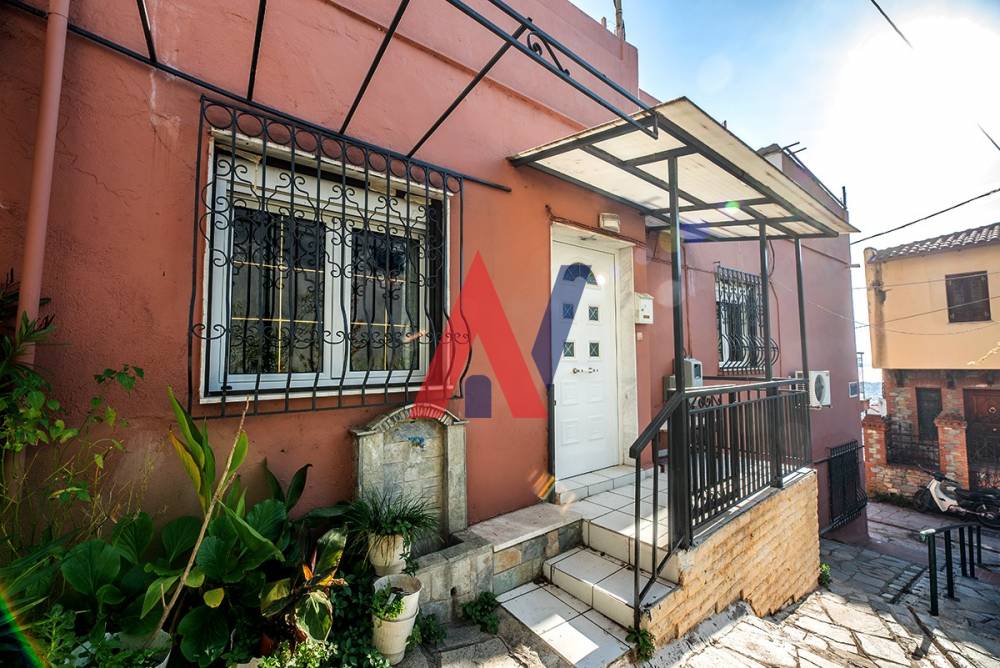 For sale 2-level Detached House 65 sq.m. Vlatadon Monastery Upper Town Thessaloniki 