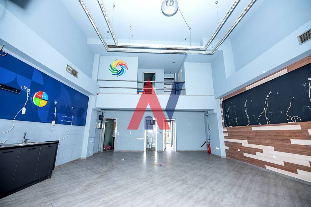 For sale 4 levels Store 240 sq m Lagada Stavroupoli Thessaloniki 