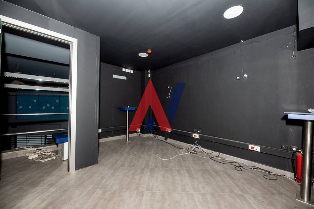 For rent 4 levels Shop 240 sq m Lagada Stavroupoli Thessaloniki 