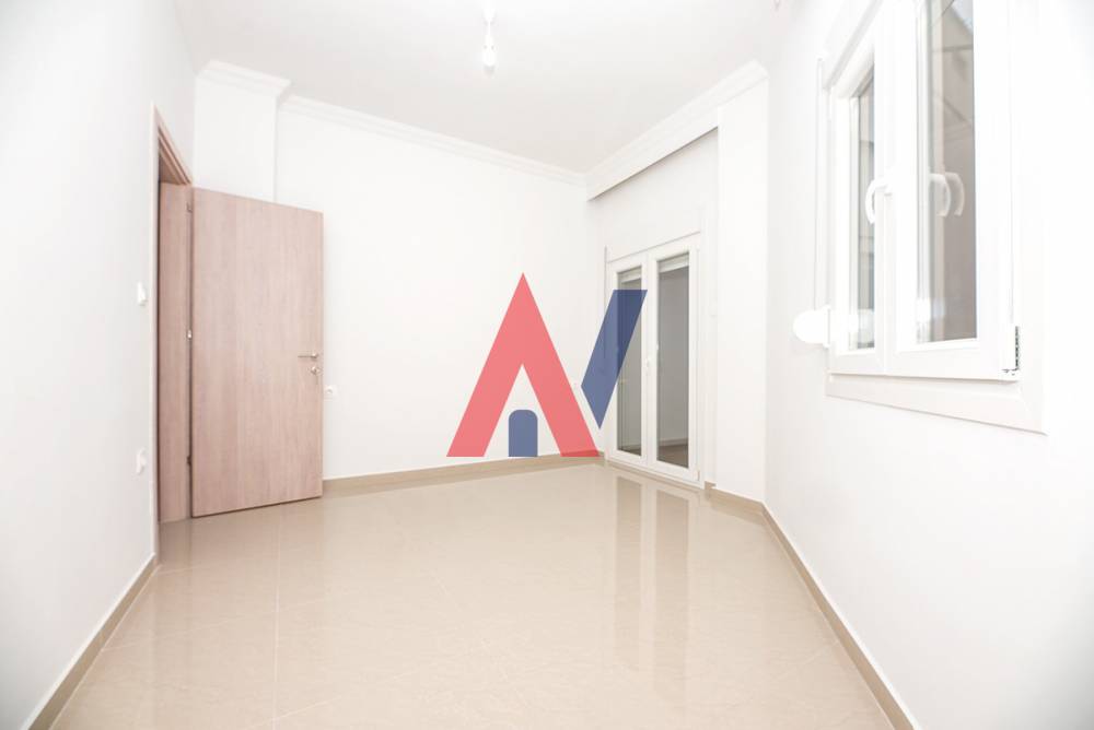 Продава Апартамент 1-ви етаж 65 кв.м Monastiriou Kordelio, Солун 