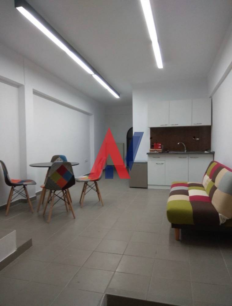 For sale: 4-level Building, Commercial Space, 136 sq.m., Center of Thessaloniki 