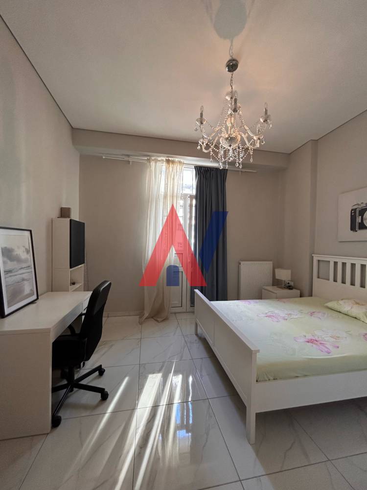 For sale 2nd floor Studio 65 sq.m. Center Thessaloniki 