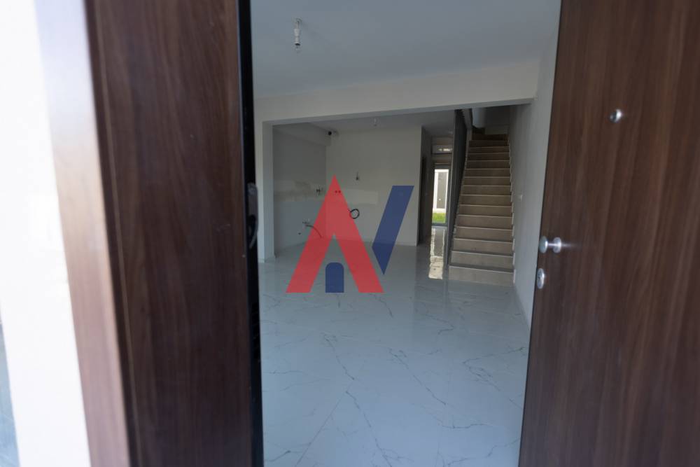 For sale 1st floor Maisonette 90sqm Nikiti Halkidiki 