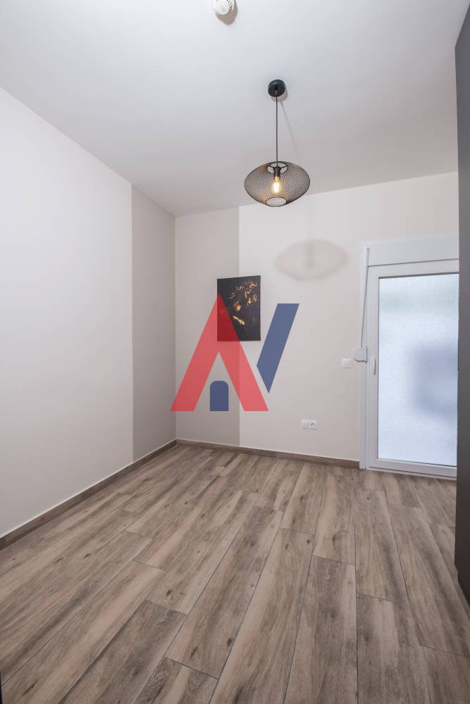 For sale 1st floor Studio 38sqm Papafi Center Thessaloniki 