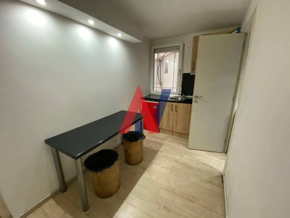 For sale semi-basement Apartment 70sqm Center Thessaloniki 