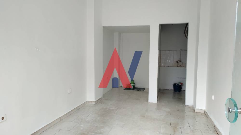 For sale Ground Floor Shop 22 sqm Panagia Faneromeni Center Thessaloniki 