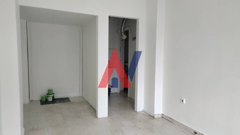 For sale Ground Floor Shop 22 sqm Panagia Faneromeni Center Thessaloniki 