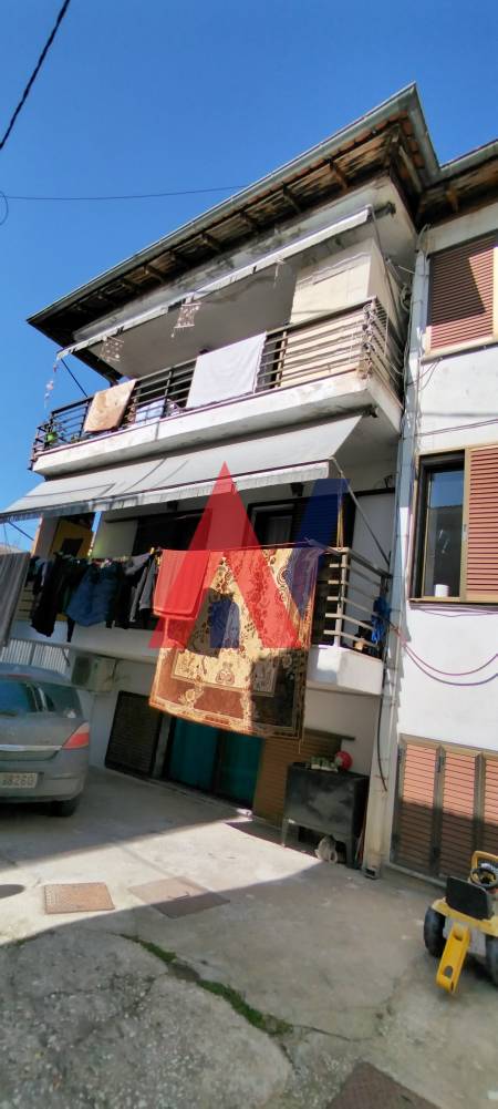 Продавам Сграда на 3 нива 240кв.м Тасос Северна Гърция 