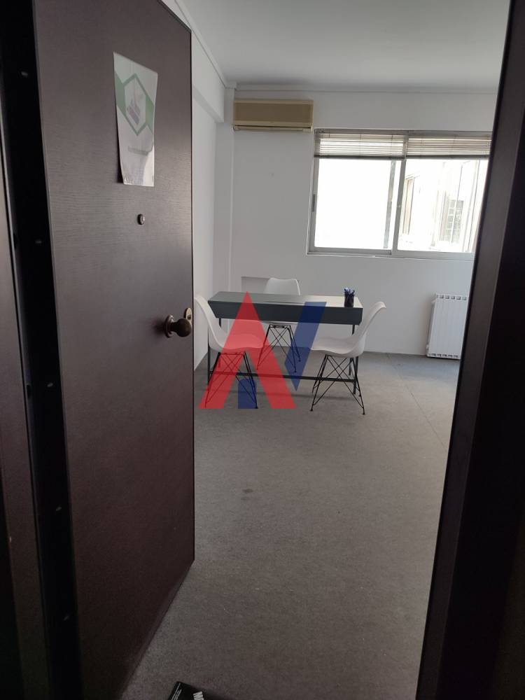 For sale 2nd floor Office 20 sq m Polytechnic Center Thessaloniki 