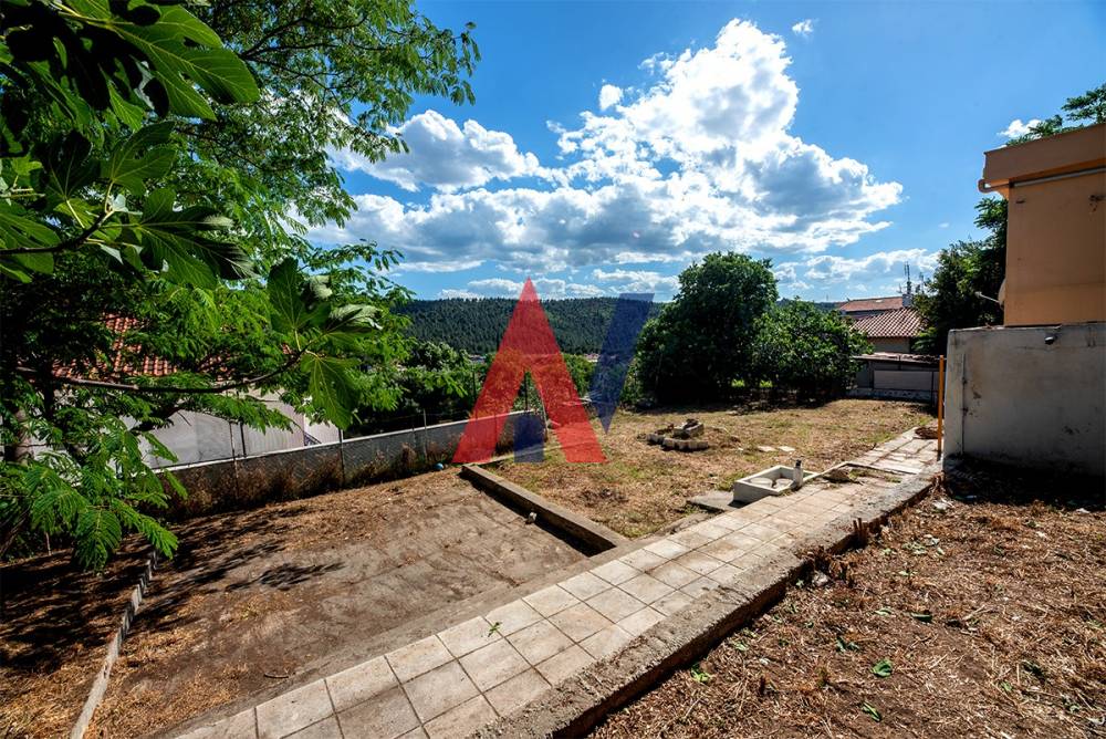 Plot for sale 1.086 sq m Pefka Thessaloniki 