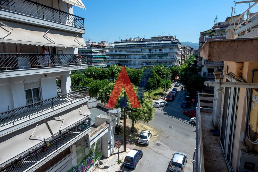 For sale 4th floor Apartment 60sqm Petrou Syndika East Thessaloniki 