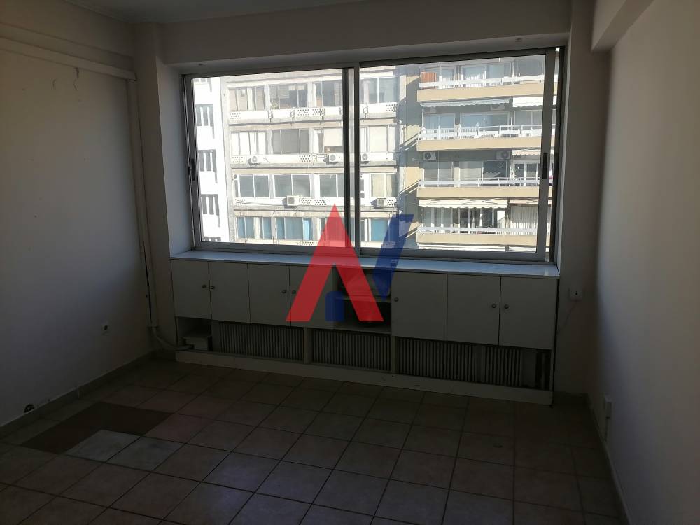 For sale 5th floor Office 60 sqm Center of Thessaloniki 